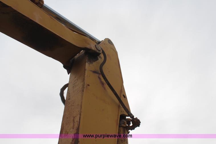 image for item K7101 1984 Caterpillar 245 excavator