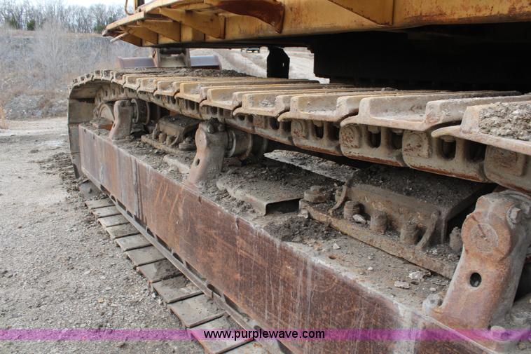 image for item K7101 1984 Caterpillar 245 excavator