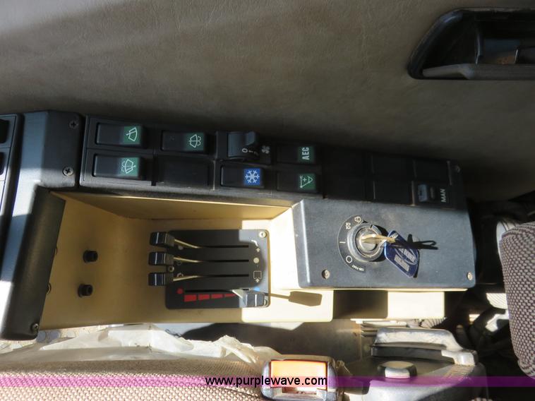 image for item K7107 2001 Caterpillar M315 rubber tire excavator