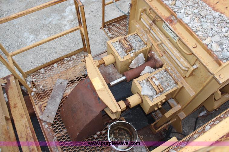 image for item K7109 Excell XL2015 crusher