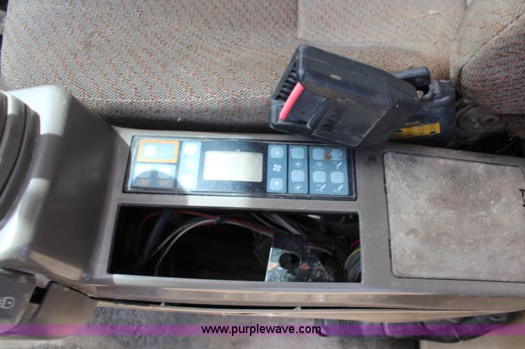 image for item K7128 1998 Caterpillar 345B L excavator