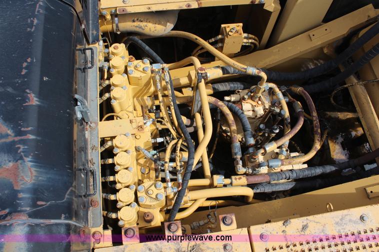 image for item K7128 1998 Caterpillar 345B L excavator