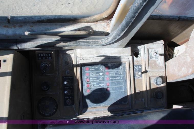 image for item K7129 1985 Caterpillar IT18 integrated tool carrier