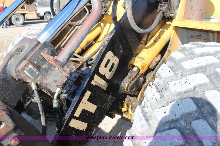 image for item K7129 1985 Caterpillar IT18 integrated tool carrier