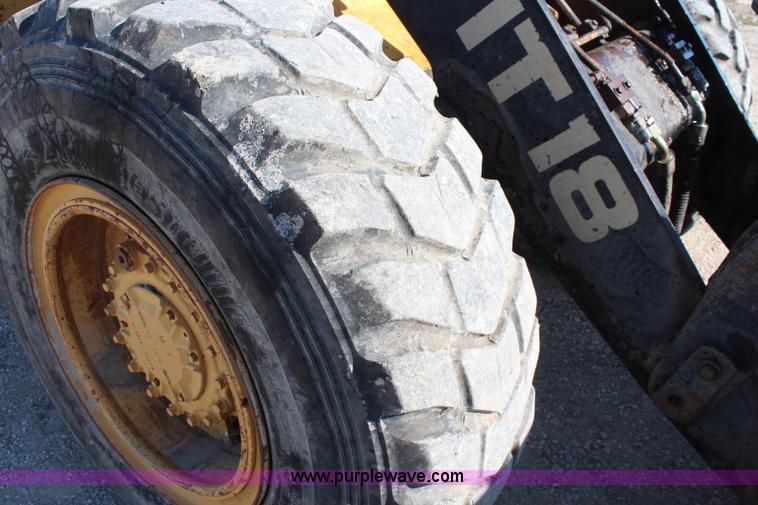 image for item K7129 1985 Caterpillar IT18 integrated tool carrier