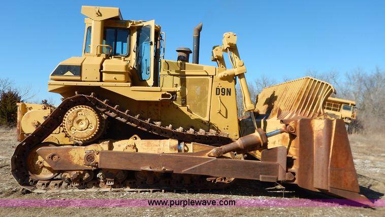 image for item K7130 1989 Caterpillar D9N dozer