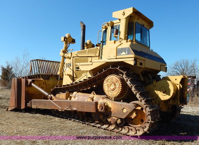 image for item K7130 1989 Caterpillar D9N dozer