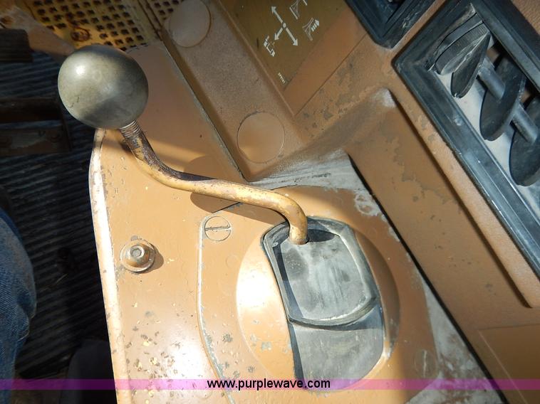 image for item K7130 1989 Caterpillar D9N dozer