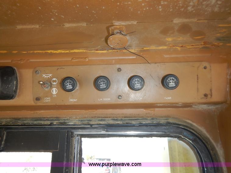 image for item K7130 1989 Caterpillar D9N dozer