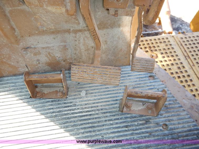 image for item K7130 1989 Caterpillar D9N dozer