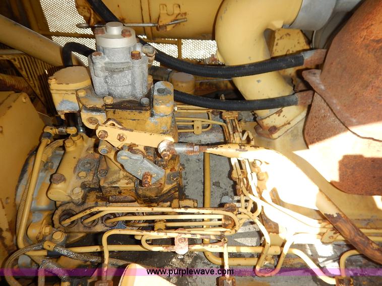 image for item K7130 1989 Caterpillar D9N dozer