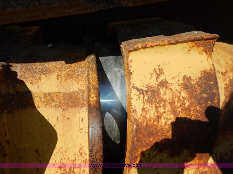 image for item K7130 1989 Caterpillar D9N dozer