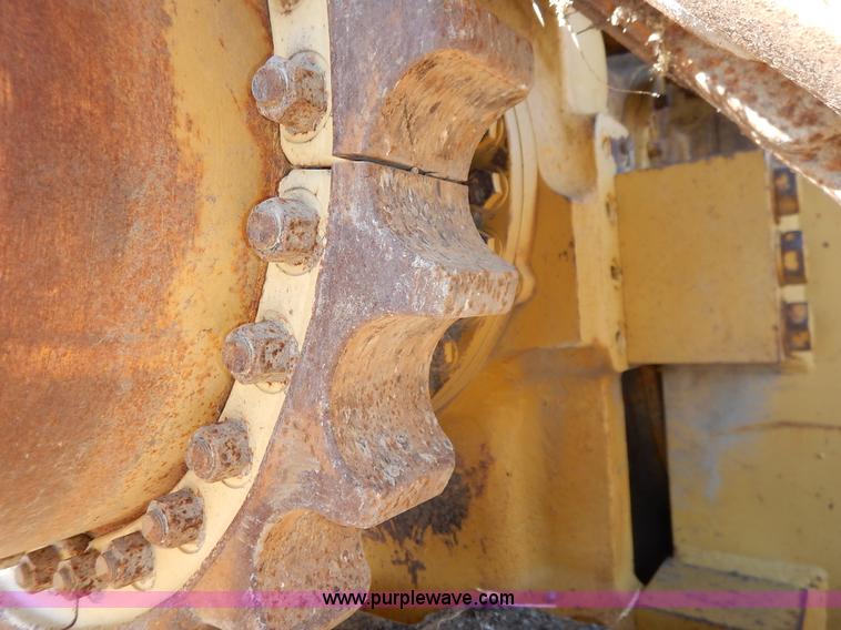 image for item K7130 1989 Caterpillar D9N dozer