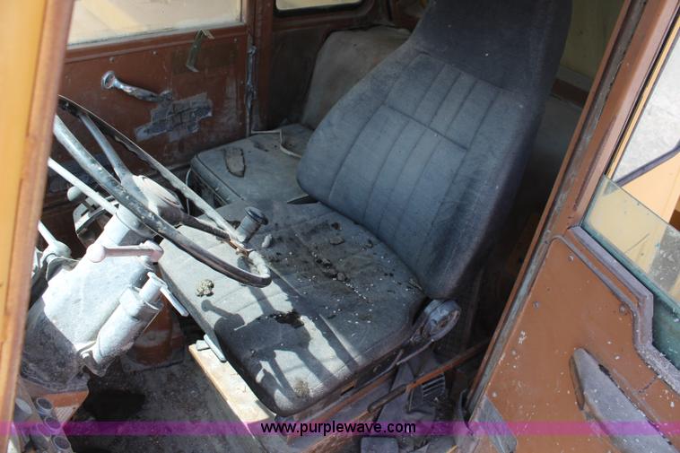 image for item K7136 1984 Caterpillar 777 haul truck