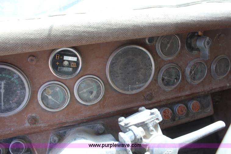 image for item K7136 1984 Caterpillar 777 haul truck