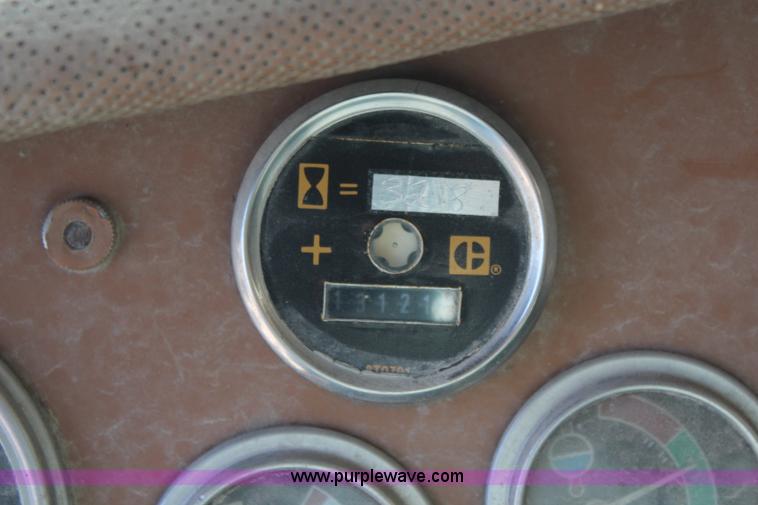 image for item K7136 1984 Caterpillar 777 haul truck