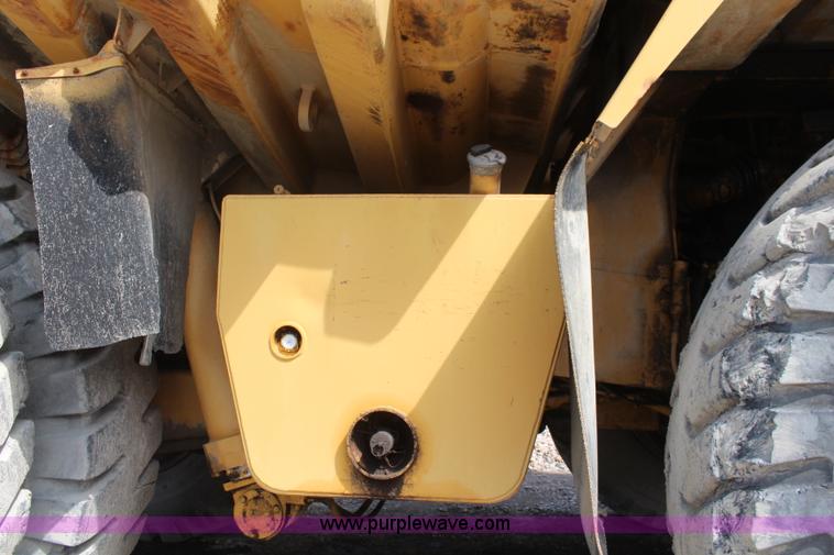 image for item K7136 1984 Caterpillar 777 haul truck