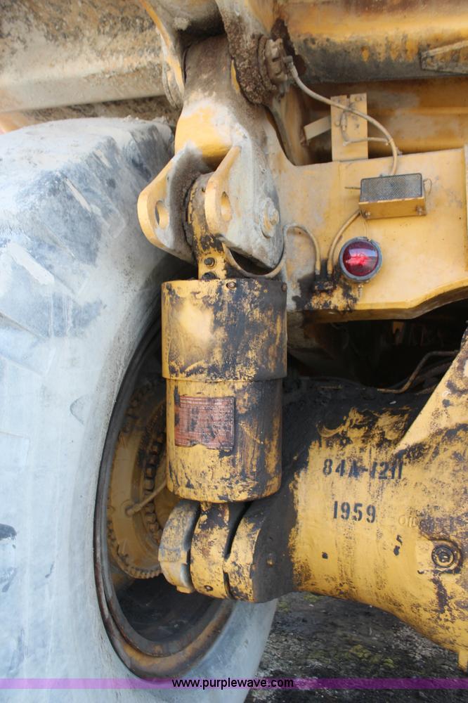 image for item K7136 1984 Caterpillar 777 haul truck