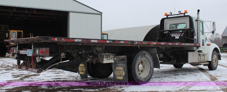 image for item K7137 2001 Kenworth T300 rollback truck