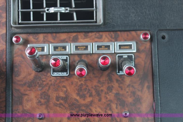 image for item K7137 2001 Kenworth T300 rollback truck