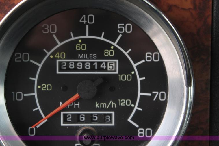 image for item K7137 2001 Kenworth T300 rollback truck