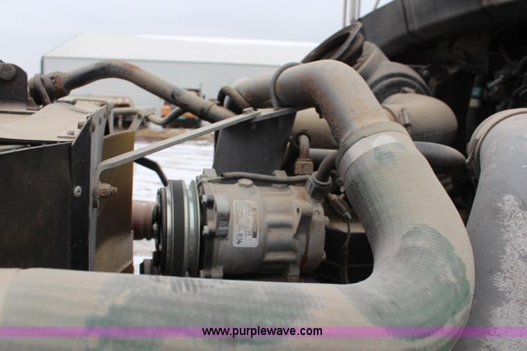 image for item K7137 2001 Kenworth T300 rollback truck