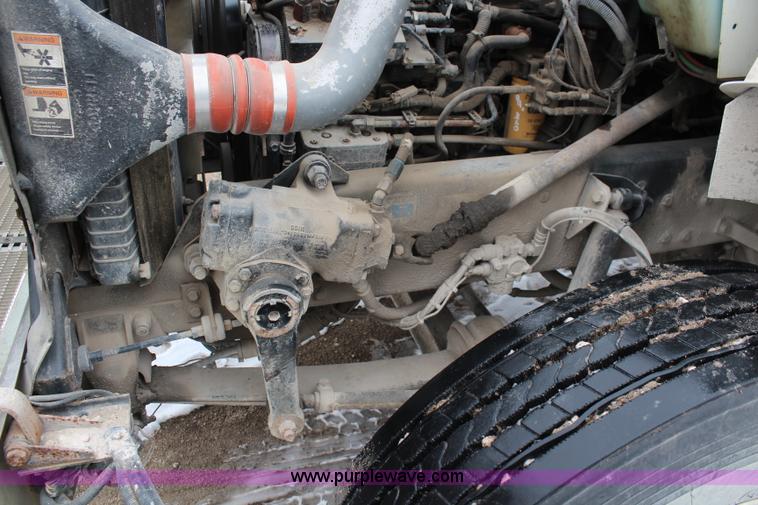 image for item K7137 2001 Kenworth T300 rollback truck