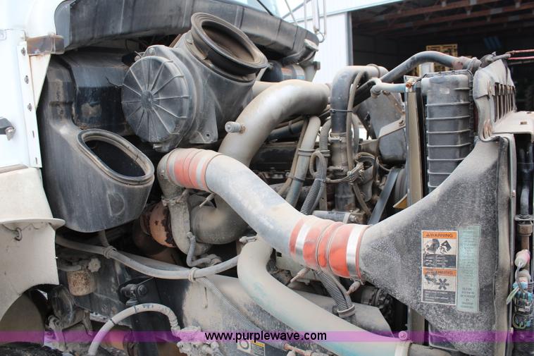 image for item K7137 2001 Kenworth T300 rollback truck