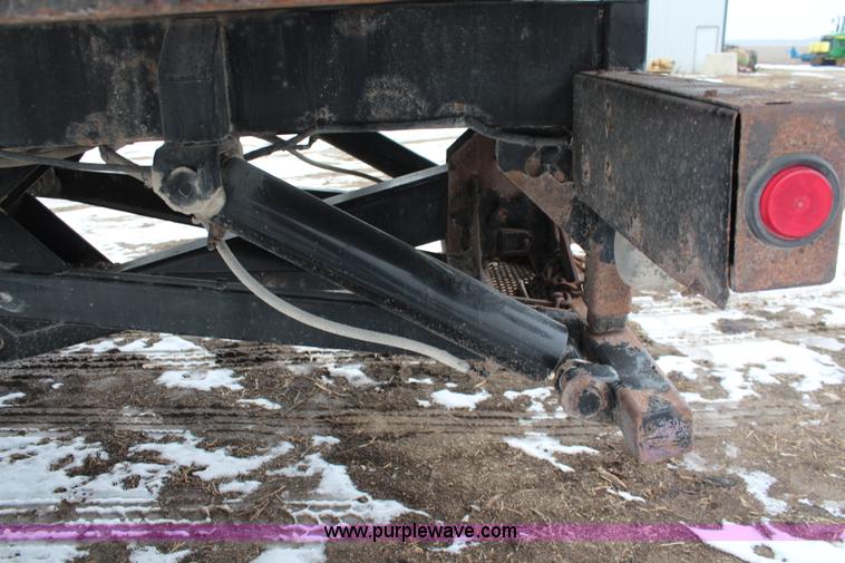 image for item K7137 2001 Kenworth T300 rollback truck