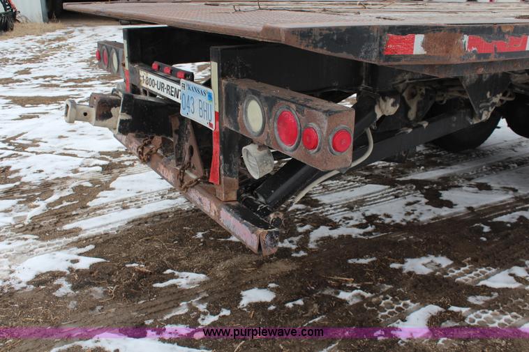 image for item K7137 2001 Kenworth T300 rollback truck