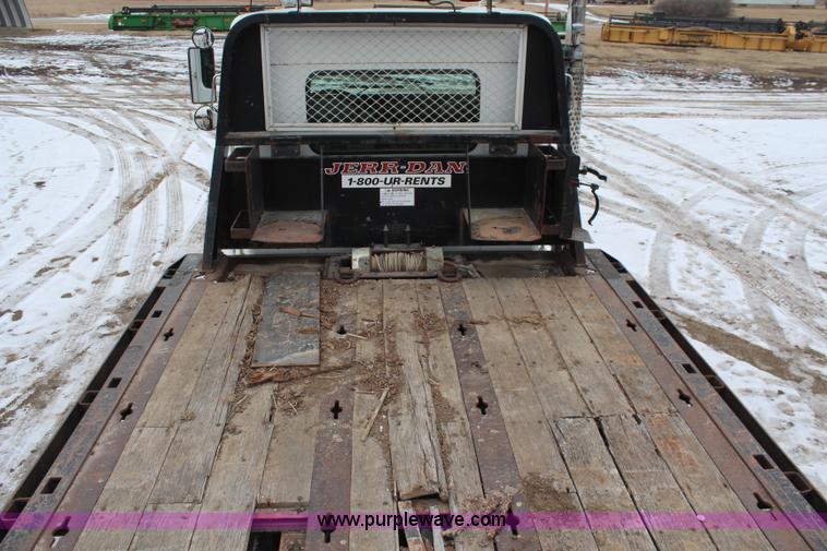 image for item K7137 2001 Kenworth T300 rollback truck