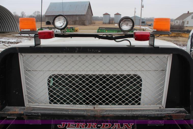 image for item K7137 2001 Kenworth T300 rollback truck