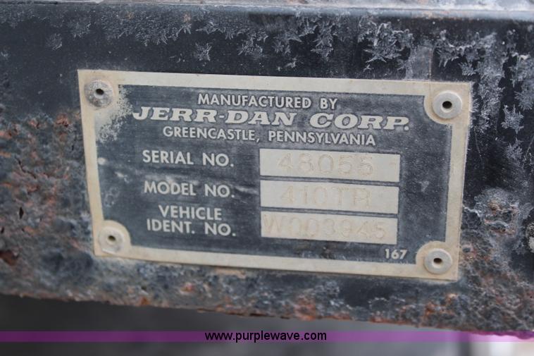 image for item K7137 2001 Kenworth T300 rollback truck