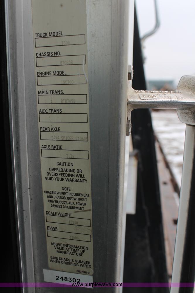 image for item K7137 2001 Kenworth T300 rollback truck