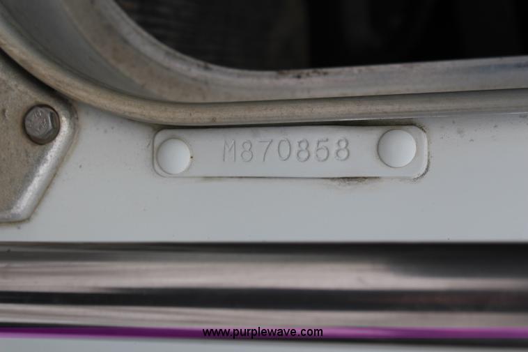 image for item K7137 2001 Kenworth T300 rollback truck