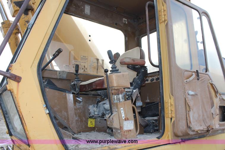 image for item K7138 1989 Caterpillar EL300 excavator