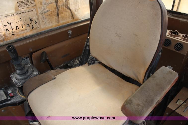 image for item K7138 1989 Caterpillar EL300 excavator