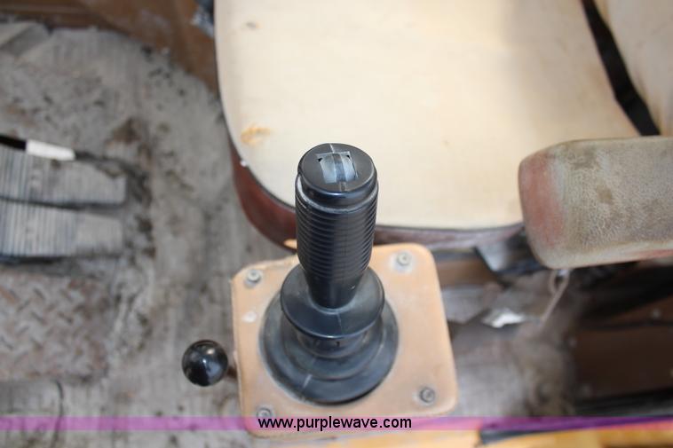 image for item K7138 1989 Caterpillar EL300 excavator