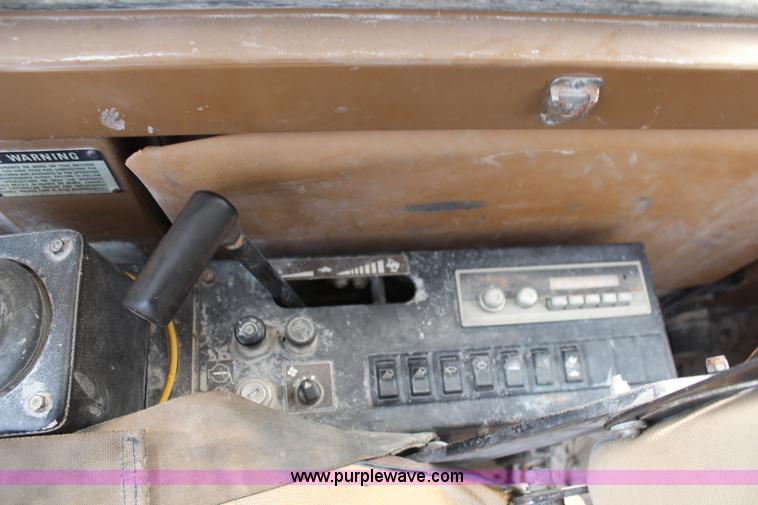 image for item K7138 1989 Caterpillar EL300 excavator