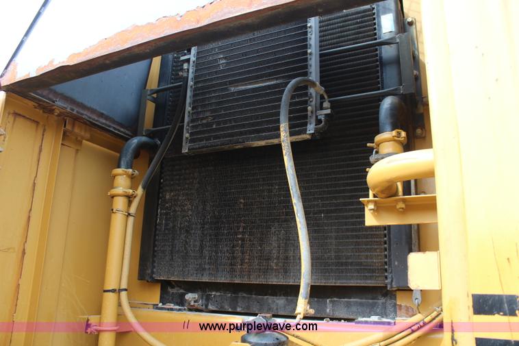 image for item K7138 1989 Caterpillar EL300 excavator