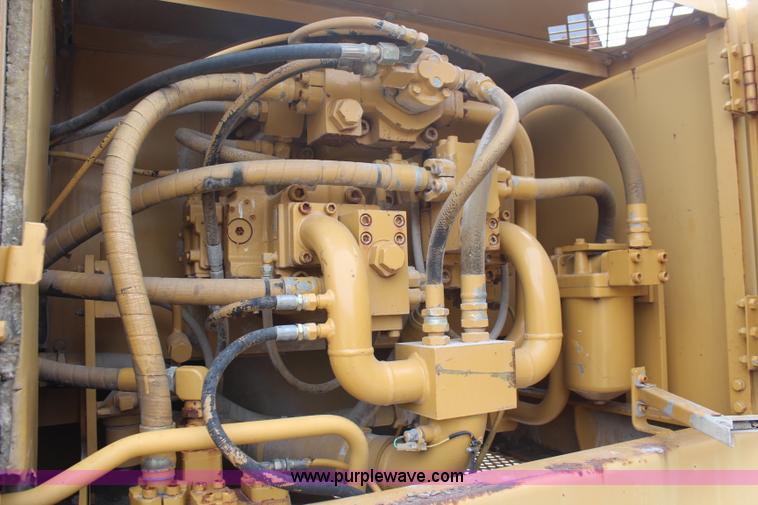 image for item K7138 1989 Caterpillar EL300 excavator