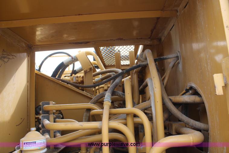 image for item K7138 1989 Caterpillar EL300 excavator
