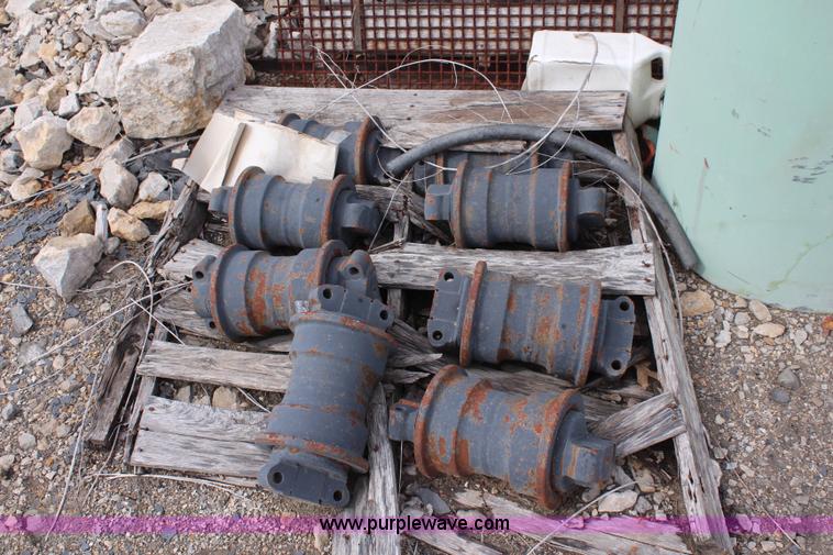 image for item K7138 1989 Caterpillar EL300 excavator