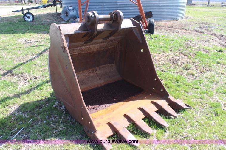 image for item K7138 1989 Caterpillar EL300 excavator