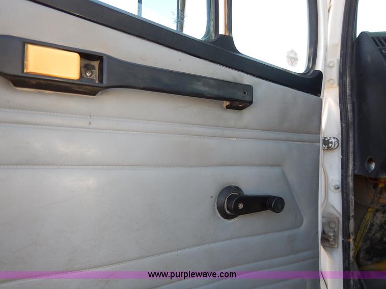 image for item K7152 1999 Freightliner FL70 service truck