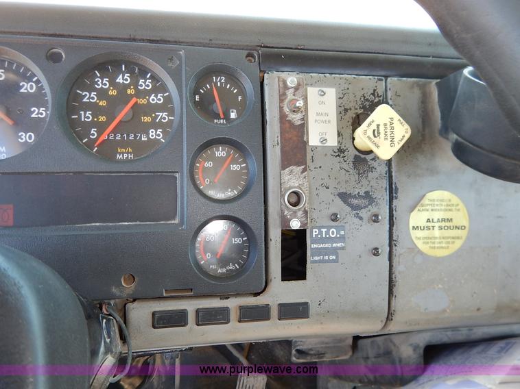 image for item K7152 1999 Freightliner FL70 service truck