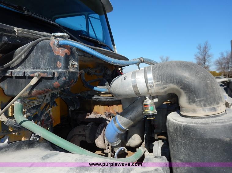 image for item K7152 1999 Freightliner FL70 service truck