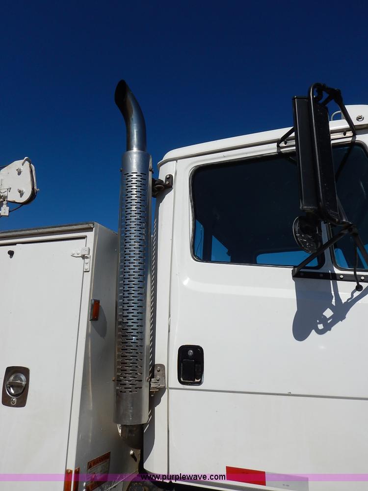 image for item K7152 1999 Freightliner FL70 service truck