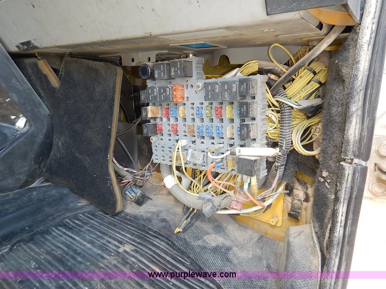 image for item K7152 1999 Freightliner FL70 service truck