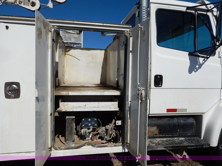 image for item K7152 1999 Freightliner FL70 service truck